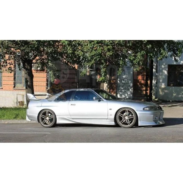 картинка Пороги "VeilSide" на Nissan Skyline R33 купе магазин  StreetTuning 