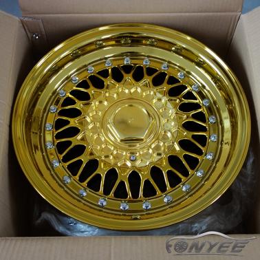 картинка Новые диски BBS RS R17 5X114,3/4X114,3 ET30 J8,5 золото хром + серебристые болтики магазин  StreetTuning 