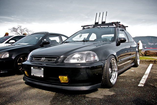 картинка Новые диски BBS RS R17 4X100/4X114,3 ET35 J7,5 черные + полированная полка магазин  StreetTuning 