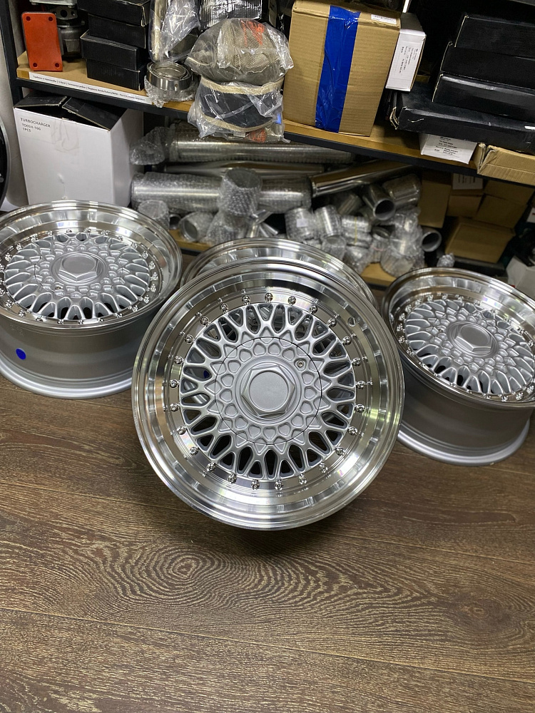 картинка Новые диски BBS RS R15 J7 ET25 4x100/114.3 серебро от магазина  StreetTuning
