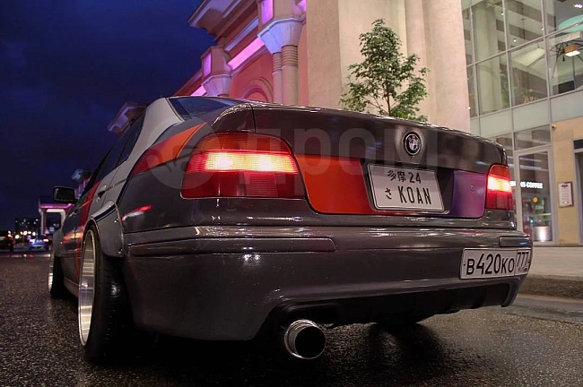 картинка Задний бампер "м" для BMW 5 E39 съемные молдинги магазин  StreetTuning 