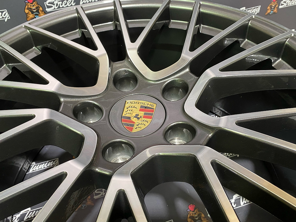 картинка Новые диски в стиле Porsche DWS PR-704 R20 J9.5 ET46 5X130 серые от магазина  StreetTuning