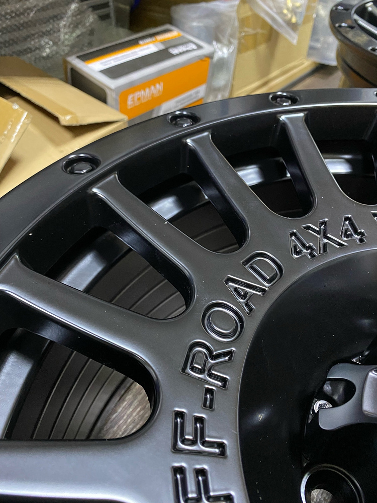 картинка Новые диски Off Road R17 J8.5 et10 6x114,3, черные от магазина  StreetTuning
