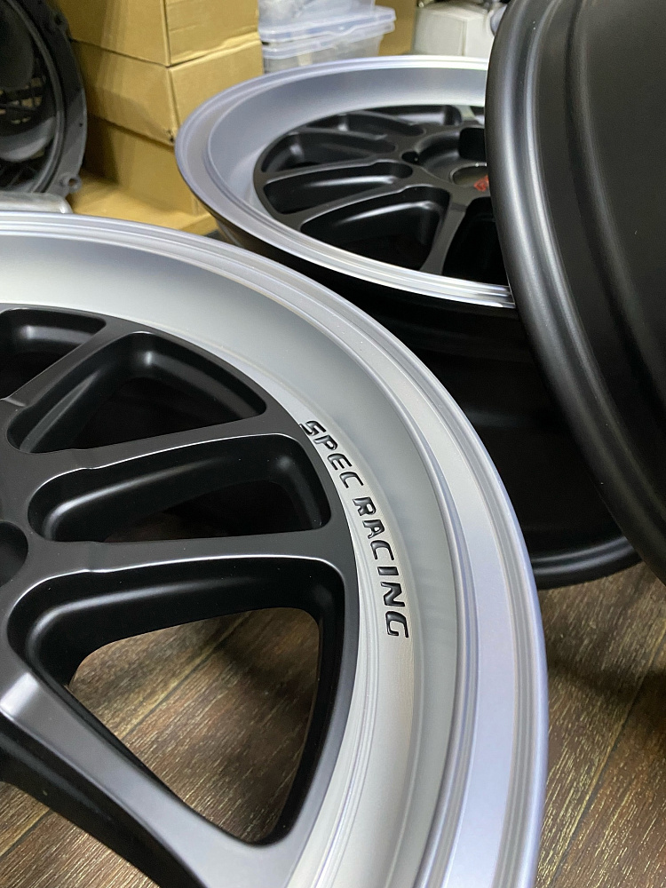 картинка Новые диски RAYS R15 J7 ET30 4x100 черные + полировка от магазина  StreetTuning