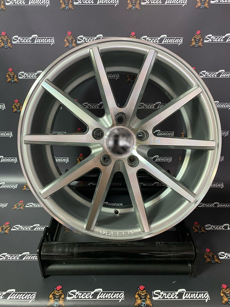 картинка Новые диски Vossen VFS1 R17 J7.5 ET30 5x114.3 Silver от магазина  StreetTuning
