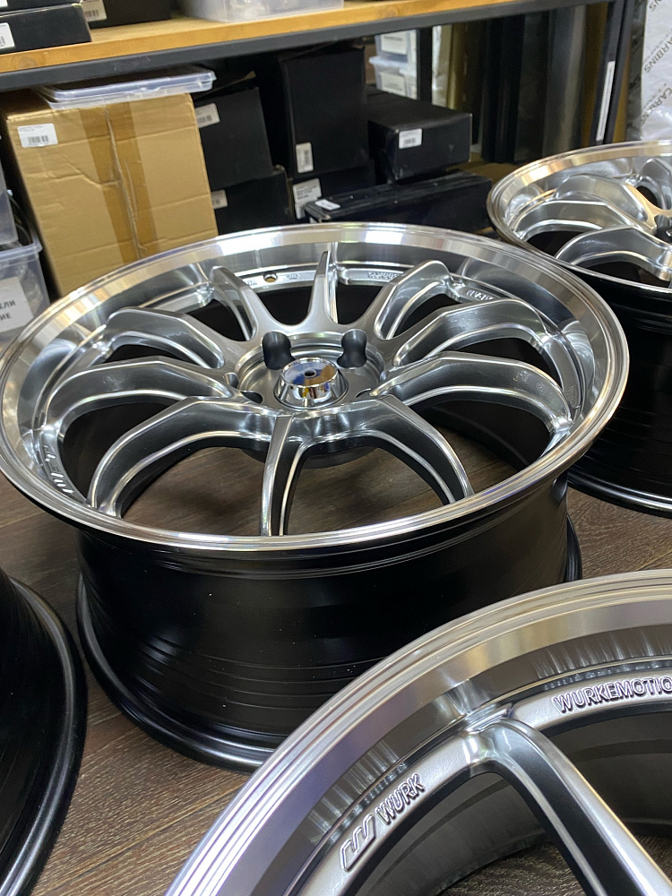картинка Новые диски RAYS R18 J8.5 ET33 5X114.3, Hyper Black от магазина  StreetTuning