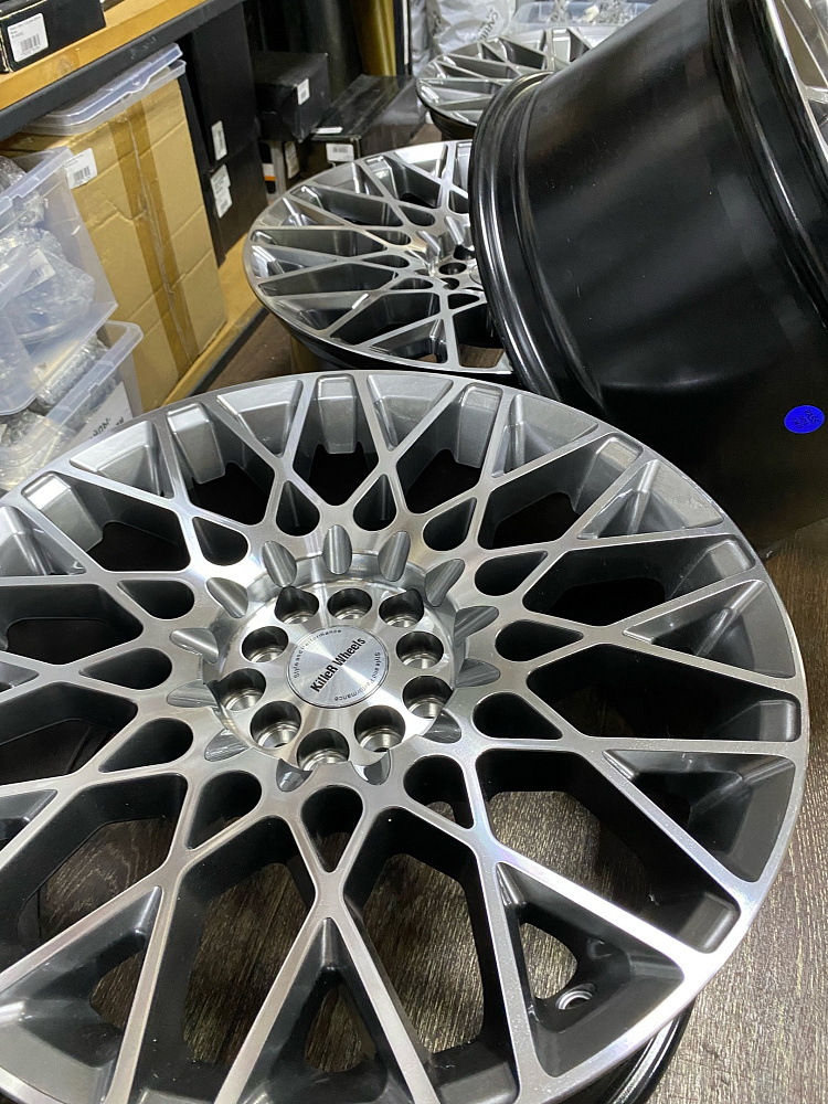 картинка Новые диски Rotiform BLQ Style R18 J8.5 ET35 5x100/5x114.3 от магазина  StreetTuning