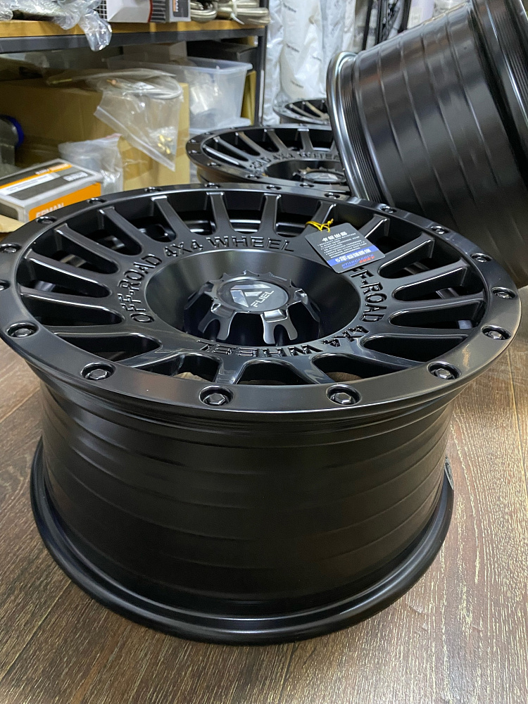 картинка Новые диски Off Road R17 J8.5 et10 6x114,3, черные от магазина  StreetTuning