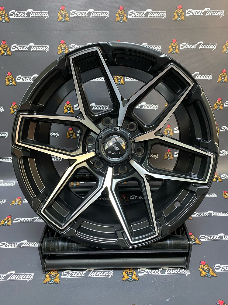 картинка Новые диски FUEL 7046 R17 J9 ET(0) 6x139.7 Black + Silver цо 110.1 от магазина  StreetTuning