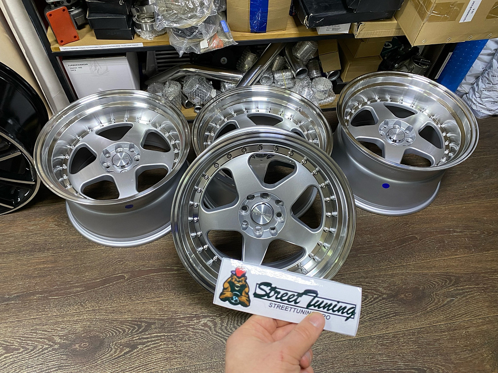 картинка Разноширокие диски Rotifrom R17 J9/j10 ET15/10 4X100/114.3 серебро от магазина  StreetTuning