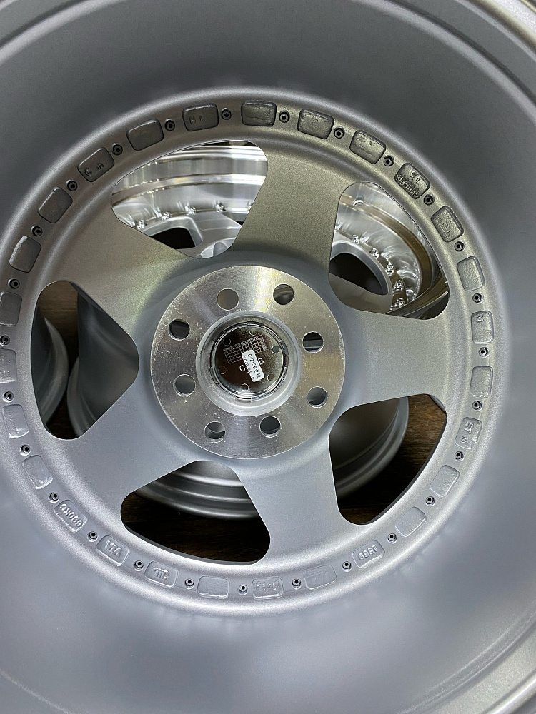 картинка Разноширокие диски Rotifrom R17 J9/j10 ET15/10 4X100/114.3 серебро от магазина  StreetTuning
