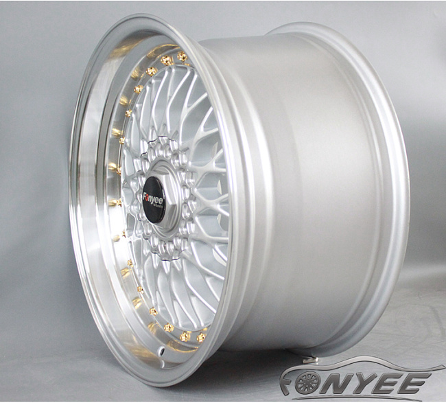 картинка Новые диски BBS RS R17 5X100/4X100 ET25 J7,5 серебро + золотистые болтики магазин  StreetTuning 