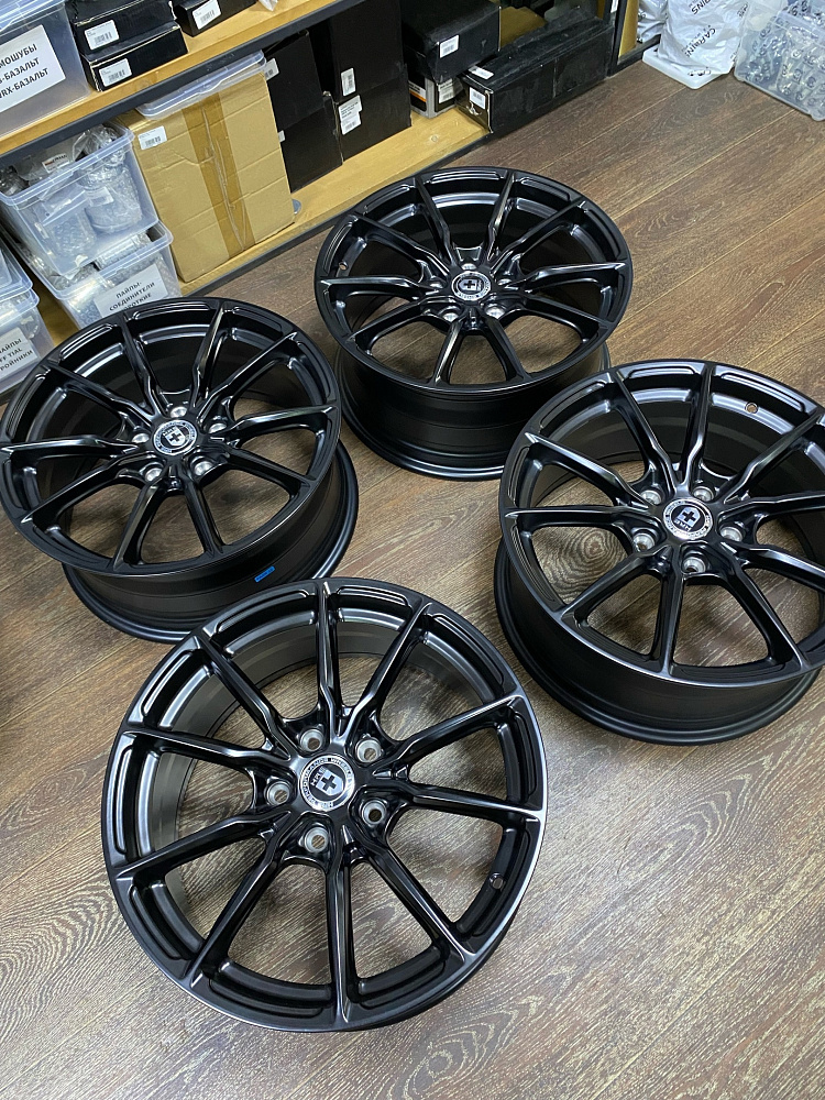 картинка Новые диски HRE R17 J7.5 ET35 5x114.3 Black Mat от магазина  StreetTuning