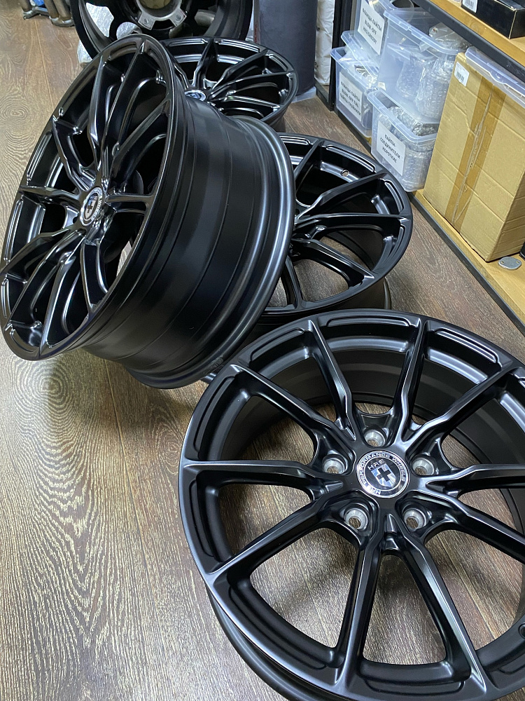 картинка Новые диски HRE R17 J7.5 ET35 5x114.3 Black Mat от магазина  StreetTuning