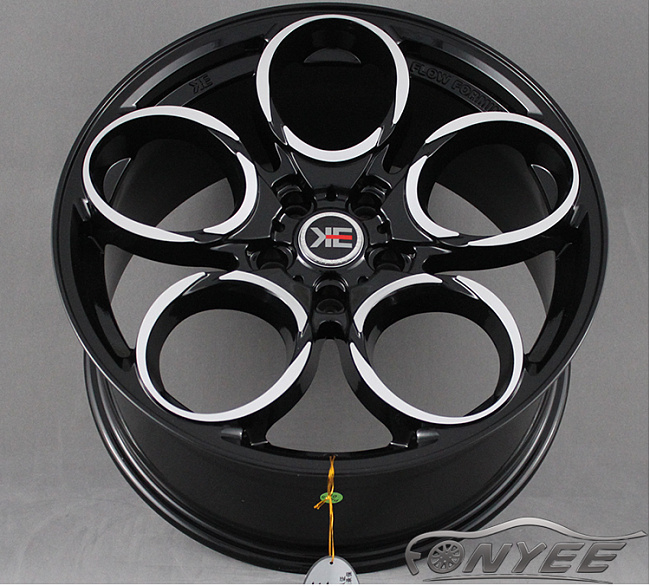 картинка Новые диски KE Flow Forming модель 3 R18 5X112 ET35 J8,5 черный + серебро магазин  StreetTuning 