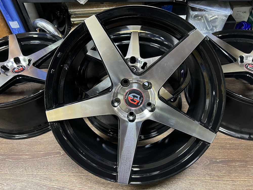 картинка Новые диски CURVA R19 J8.5 ET35 5X114.3 серебро + черный от магазина  StreetTuning