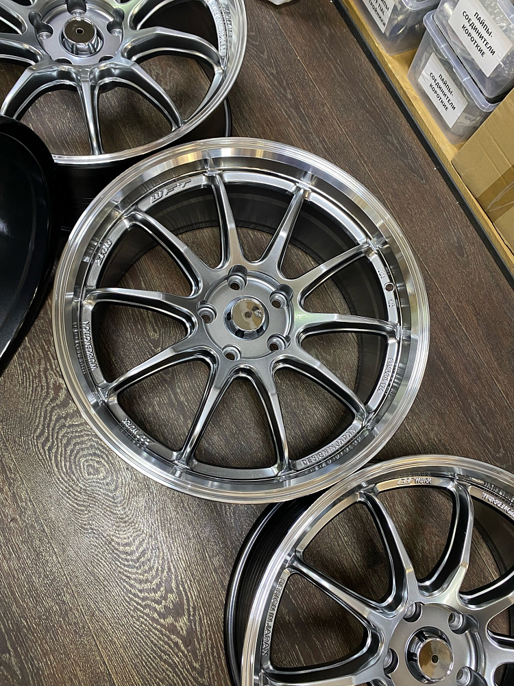 картинка Новые диски RAYS R18 J8.5 ET33 5X114.3, Hyper Black от магазина  StreetTuning