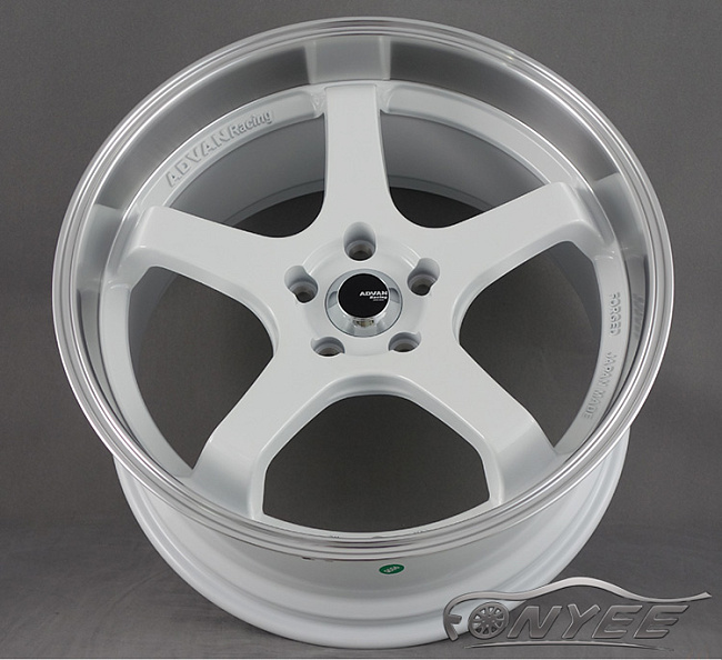 картинка Новые диски Advan GT R19 5x114,3 ET35 J9,5 белые магазин  StreetTuning 