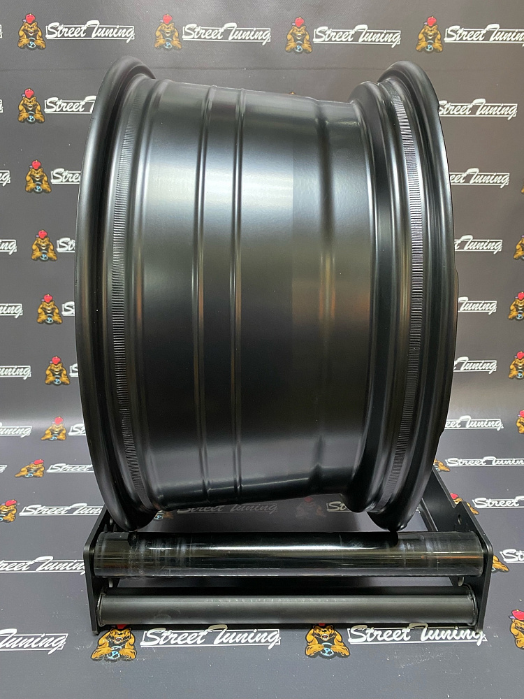 картинка Новые диски FUEL 7046 R17 J9 ET(0) 6x139.7 Black + Silver цо 110.1 от магазина  StreetTuning