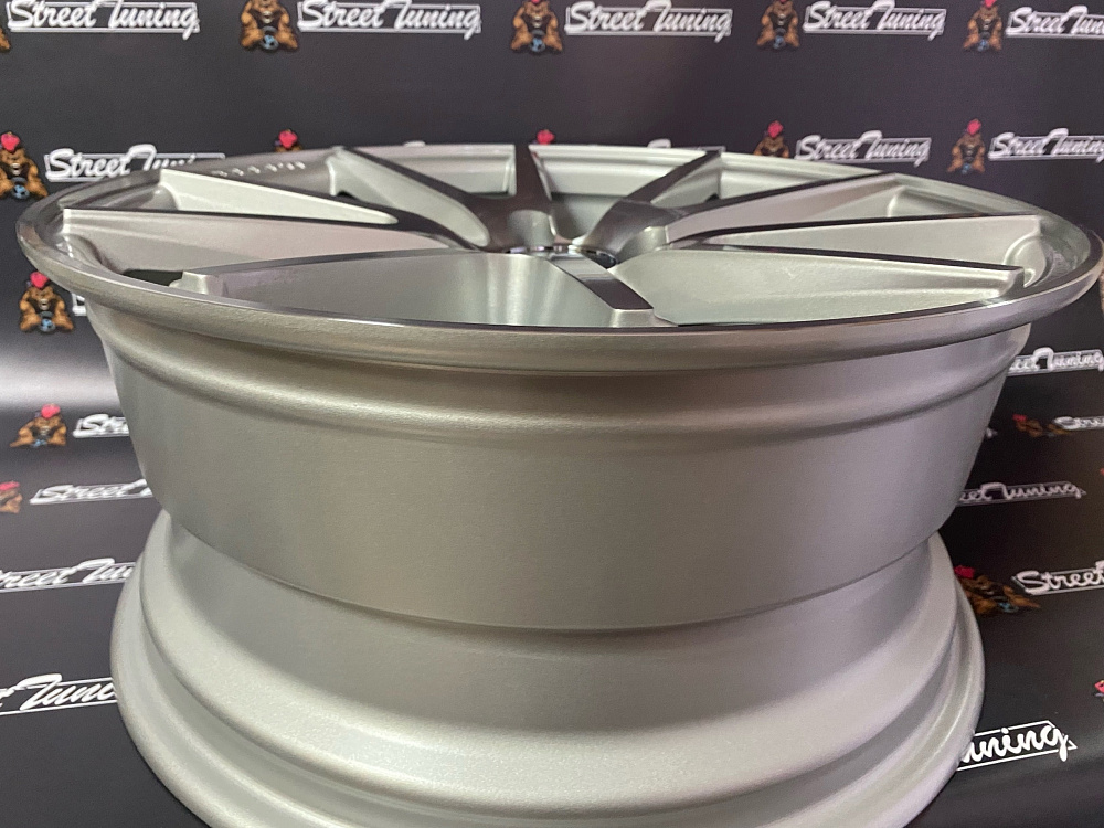 картинка Новые диски Vossen VFS1 R17 J7.5 ET30 4x100 Silver от магазина  StreetTuning
