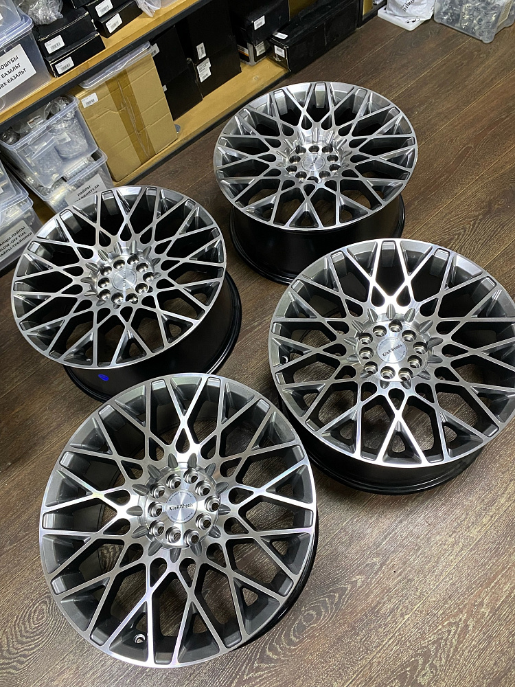 картинка Новые диски Rotiform BLQ Style R18 J8.5 ET35 5x100/5x114.3 от магазина  StreetTuning