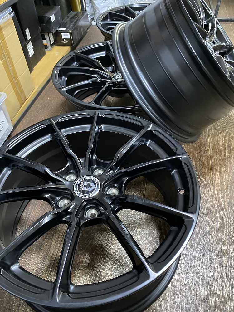 картинка Новые диски HRE R17 J7.5 ET35 5x114.3 Black Mat от магазина  StreetTuning