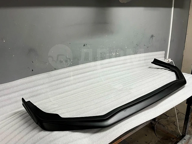 картинка Накладка Varis переднего бампера Subaru Impreza VA WRX, WRX STI 18-20 магазин  StreetTuning 