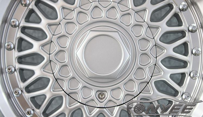 картинка Новые диски BBS RS R15 4X100/114,3 ET20 J7 серебро + полированная полка магазин  StreetTuning 