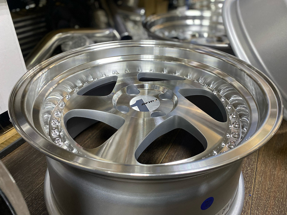 картинка Новые диски Rotiform TMB Flat R16 J8 ET25 4X100 серебро + полированная полка от магазина  StreetTuning