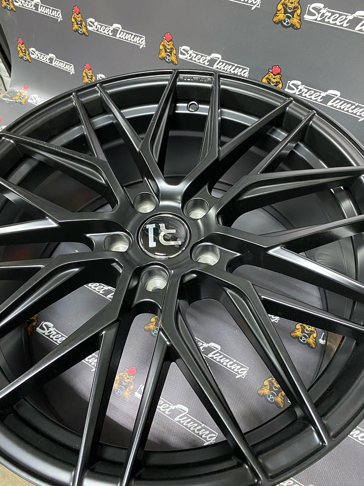 картинка Новые диски Vorsteiner V-FF 107 R19 J8.5 ET35 5X114.3 Black Mat от магазина  StreetTuning
