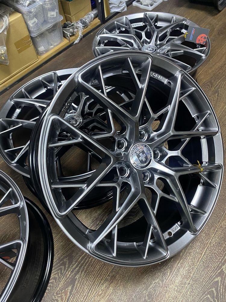 картинка Новые HRE FF10 R18 J8 ET38 5x114,3 Hyper Black от магазина  StreetTuning