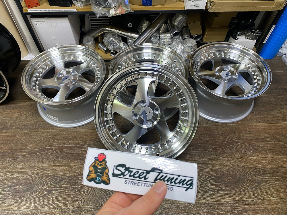 картинка Новые диски Rotiform TMB Flat R16 J8 ET25 4X100 серебро + полированная полка от магазина  StreetTuning