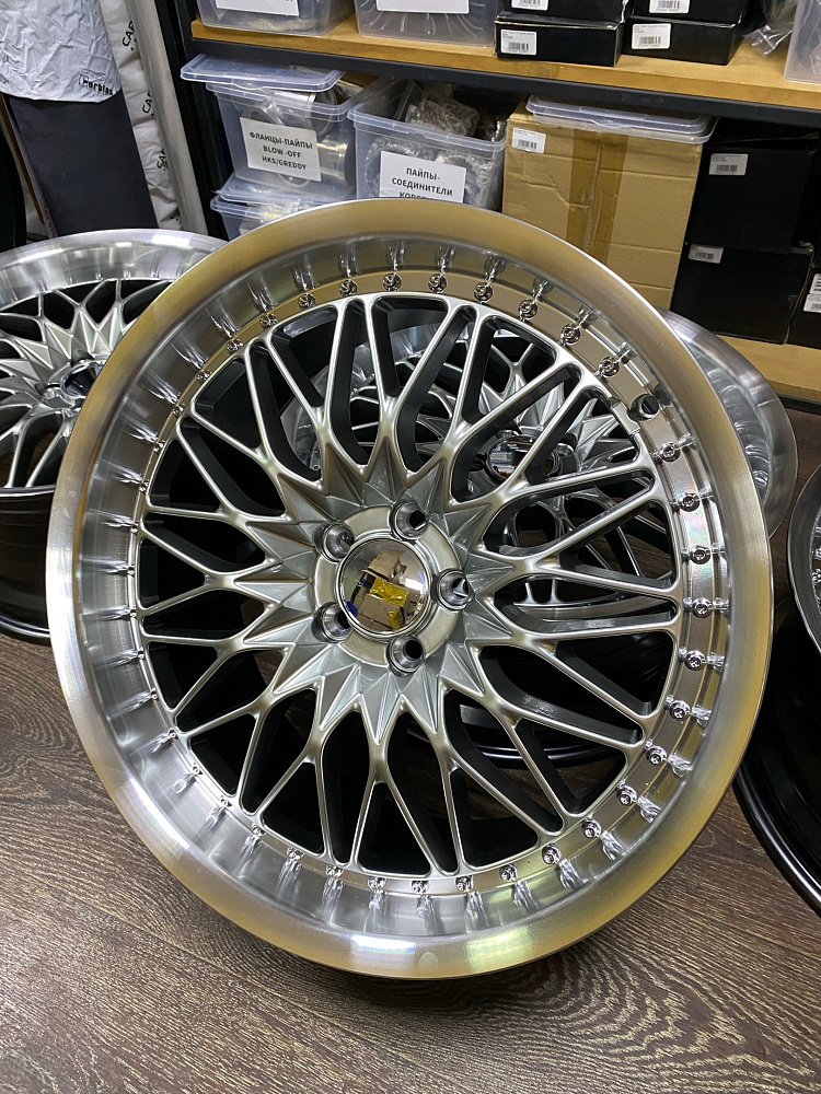 картинка Новые диски VS Work SPL F051 R18 J8.5 ET35 5X100 Hyper Blackолотые от магазина  StreetTuning
