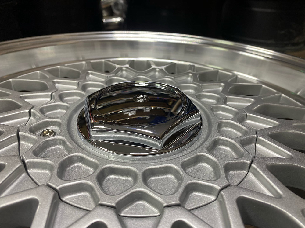 картинка Новые диски BBS RS R15 J6,5 ET35 5x100 цо 73.1 от магазина  StreetTuning
