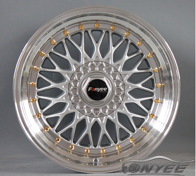 картинка Новые диски BBS RS R17 5X100/4X100 ET25 J7,5 серебро + золотистые болтики магазин  StreetTuning 