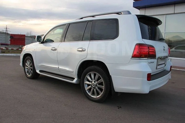 картинка Накладка на передний и задний бампер Luxury Sport для Lexus LX570 магазин  StreetTuning 