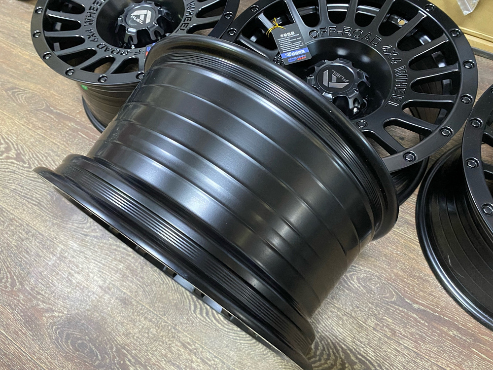 картинка Новые диски Off Road R17 J8.5 et10 6x114,3, черные от магазина  StreetTuning