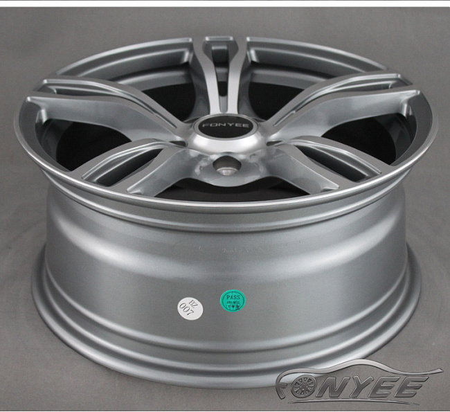 картинка Новые диски BMW F10 style R17 5x120 ET25 J8 серый + серебро магазин  StreetTuning 