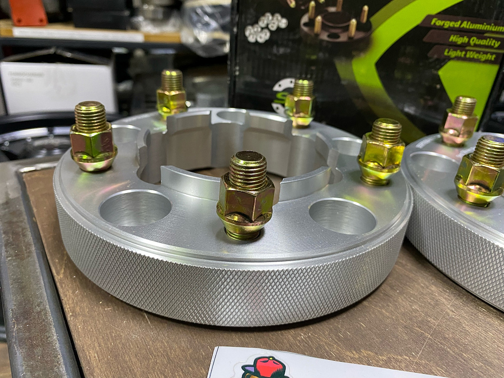 картинка Проставка Starleks 35 мм 5x150 цо 110.1 шпилечная M14x1,5 HUB от магазина  StreetTuning