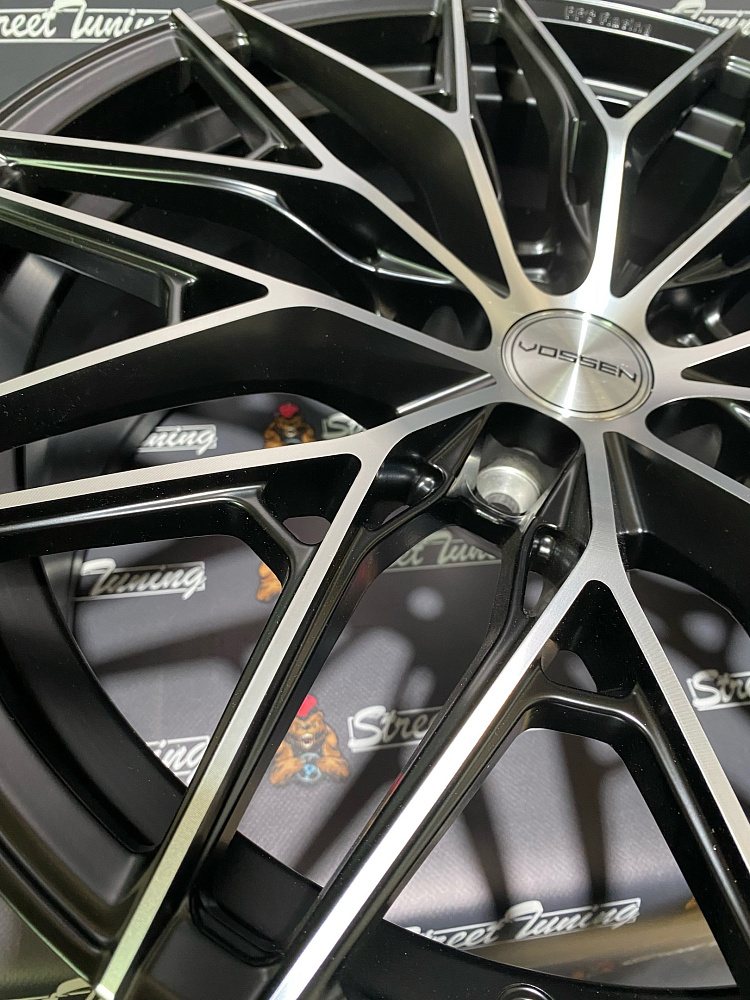 картинка Новые диски Vossen Flow Forming R18 J8 ET35 5X108 Black от магазина  StreetTuning