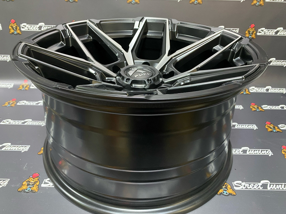 картинка Новые диски FUEL 7046 R17 J9 ET(0) 6x139.7 Black + Silver цо 110.1 от магазина  StreetTuning