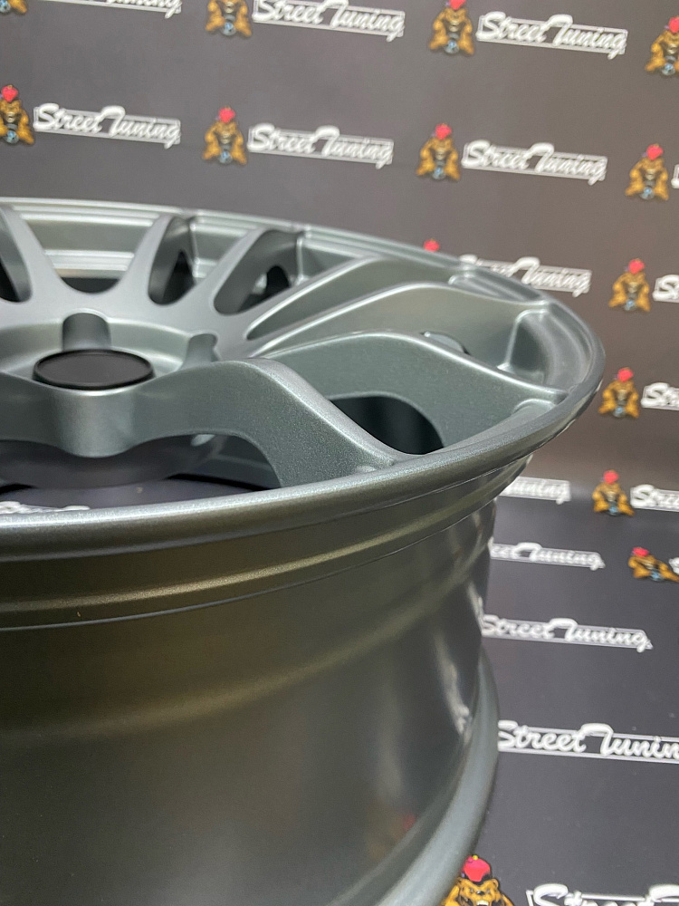 картинка Новые диски RAYS Gram Lights 57 Xtreme R18 J8.5 ET33 5x114.3 Gunmetal от магазина  StreetTuning