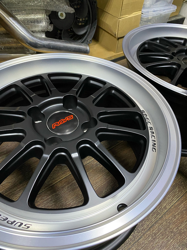 картинка Новые диски RAYS R15 J7 ET30 4x100 черные + полировка от магазина  StreetTuning