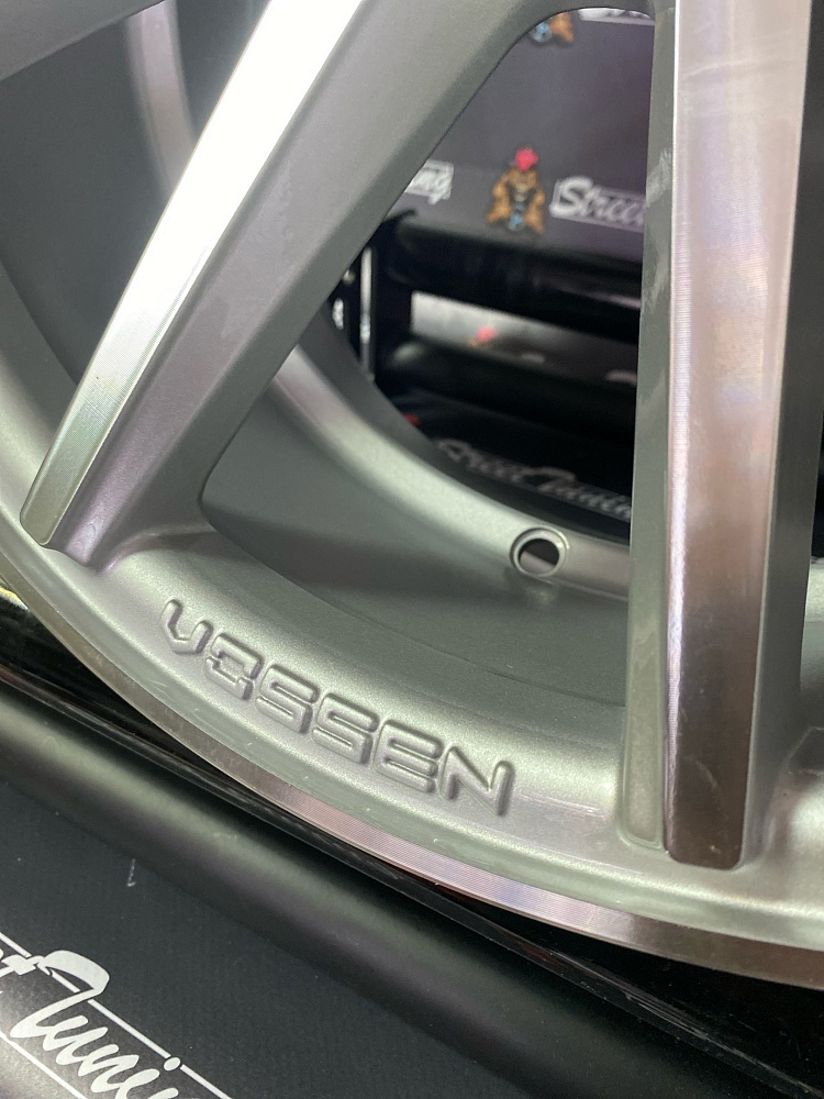 картинка Новые диски Vossen VFS1 R17 J7.5 ET30 4x100 Silver от магазина  StreetTuning