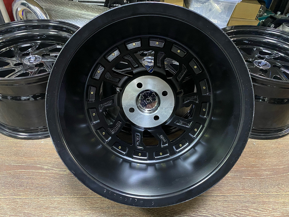 картинка Новые диски MS R15 J9 ET25 4X100, черный глянец от магазина  StreetTuning