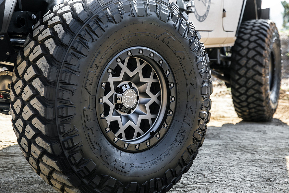 картинка Новые диски Black Rhino Sprocket R17 5X114,3 ET-25 J8,5 черный глянец от магазина  StreetTuning