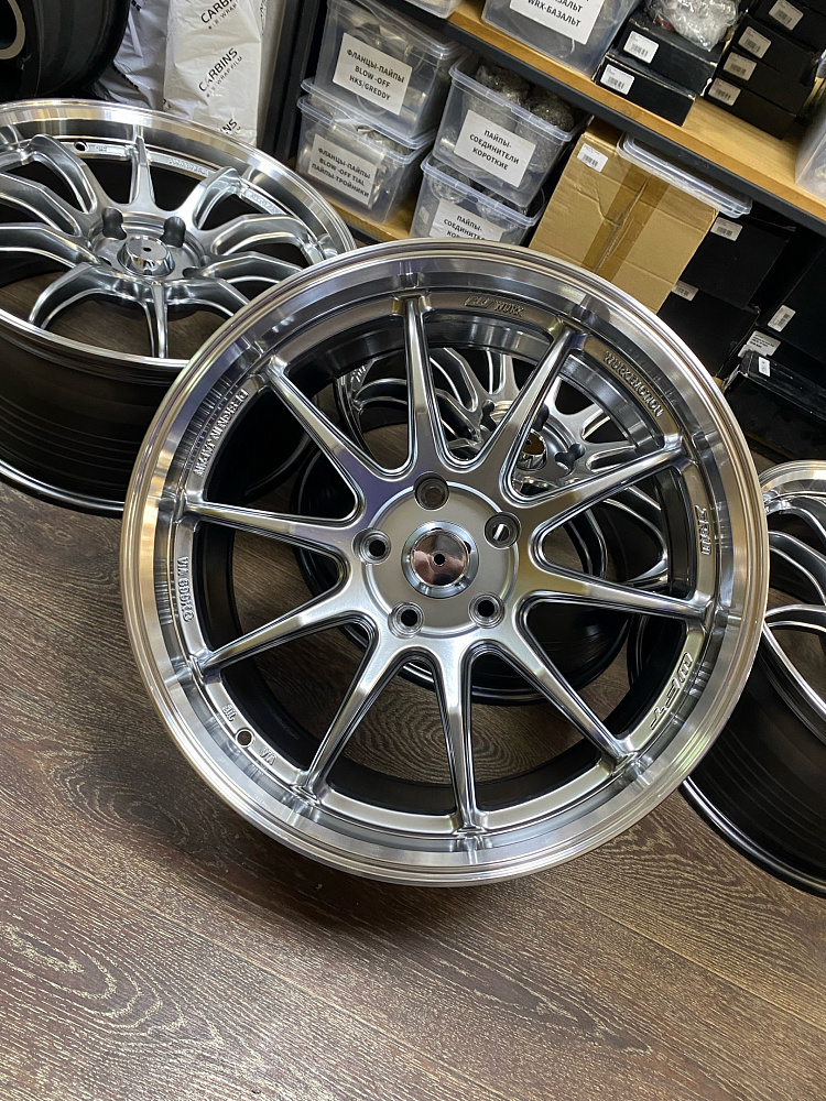 картинка Новые диски RAYS R18 J8.5 ET33 5X114.3, Hyper Black от магазина  StreetTuning