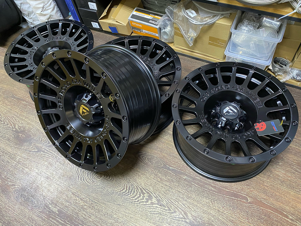 картинка Новые диски Off Road R17 J8.5 et10 6x114,3, черные от магазина  StreetTuning