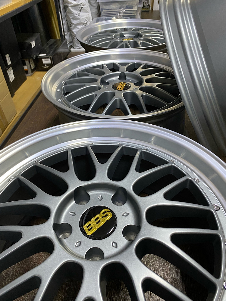 картинка Новые диски BBS LM R19 J8.5 ET35 5x120 Gunmetal от магазина  StreetTuning