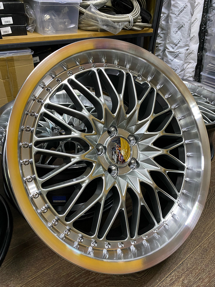 картинка Новые диски VS Work SPL F051 R18 J8.5 ET35 5X100 Hyper Blackолотые от магазина  StreetTuning
